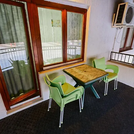 Town Side Apartment *